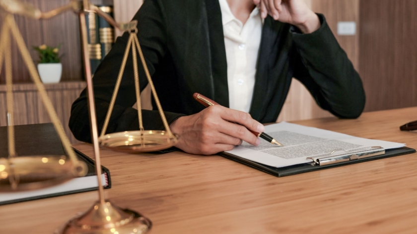 What Does a Workers Compensation Lawyer Do​?